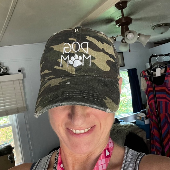 DOG MOM Camouflage Hat - Picture 1 of 3